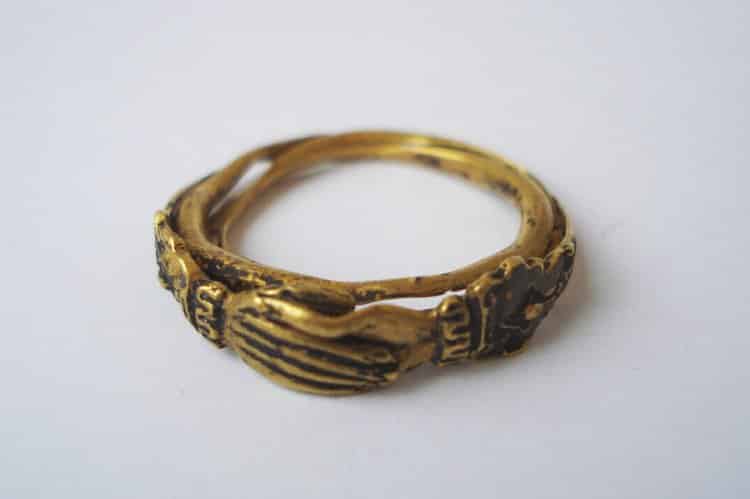 An Example of a Fede Ring. © The Trustees of the British Museum.