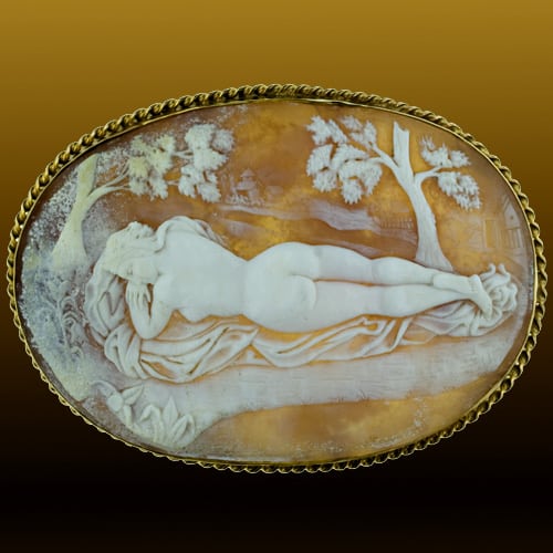Nude Female Figure, Shell: Victorian.
