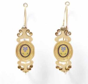 Delicate French Gold and Enamel Poissardes Earrings. c.1820.