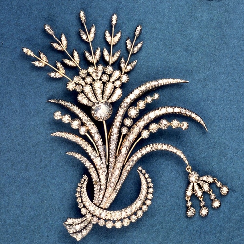 Aigrette in the Form of Crescent with a Trembler Spray of Flowers. Silver and Gold with a Closed-Back and Set with Diamonds. 1770 (circa) © Trustees of the British Museum.