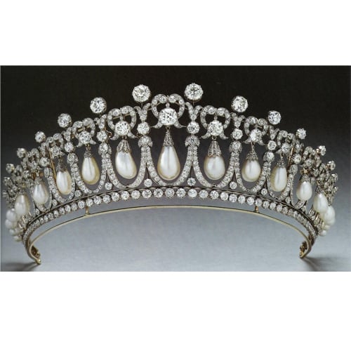Diamond and Pearl Lovers Knot Tiara for Queen Mary c.1913.