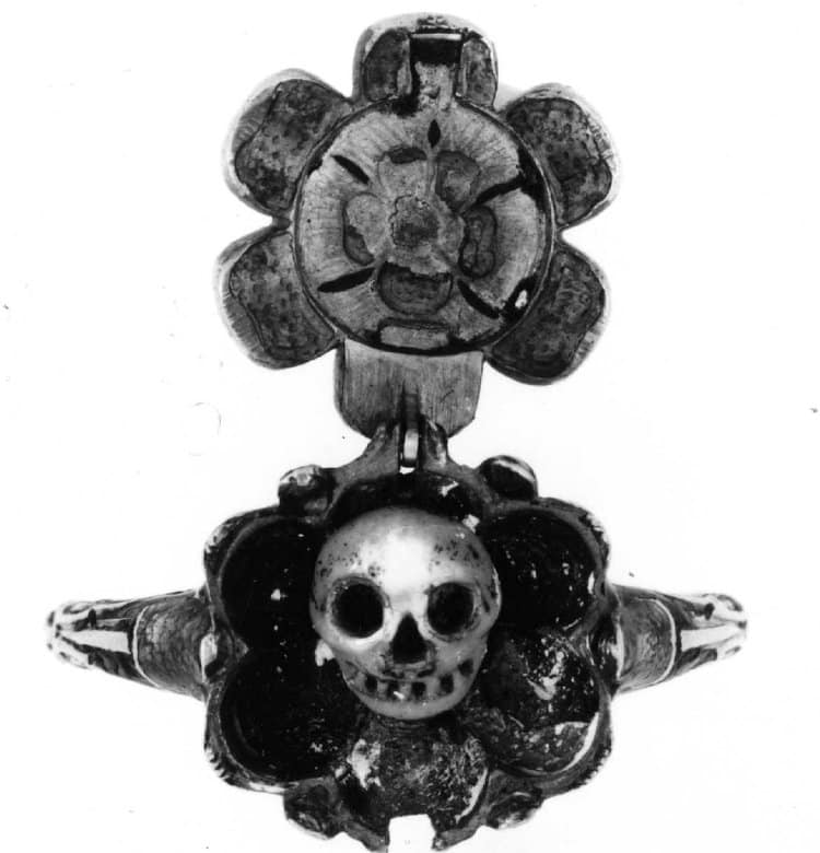 A Memento Mori Ring With A Diamond Flower Top Opening to Reveal an Enameled Skull c.1600s. © The Trustees of the British Museum.