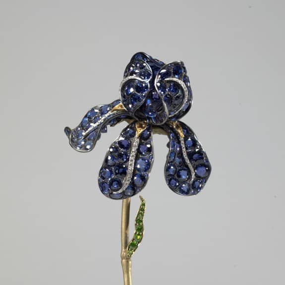 Tiffany Iris Corsage Brooch Set With Montanna Sapphires. © The Walters Art Museum.