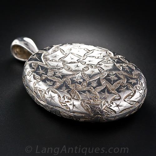 Victorian Engraved Ivy Motif Locket.