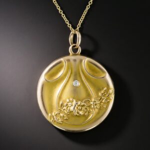 Art Nouveau Floral Motif Locket with a Bloomed Finish.