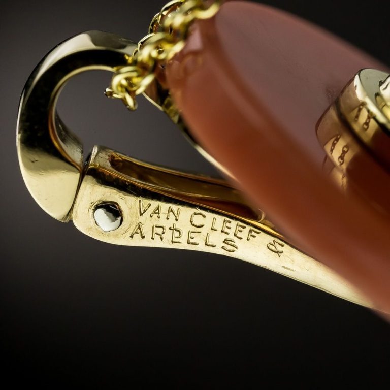 Van Cleef & Arpels Maker’s Mark.