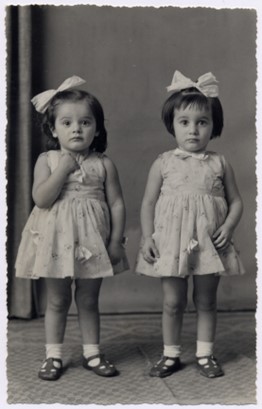AJU Bow Blog Little Girls Wearing Bows.