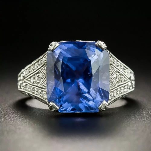 Natural Color Change Sapphire Ring Under Natural Daylight.