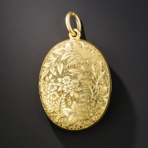 Victorian Floral and Foliate Motif Engraved 18k Yellow Gold Locket c.1890.