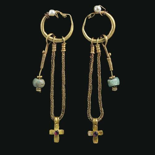 Byzantine Pearl, Garnet and Emerald Earrings. Circa 5th-6th Century A.D.