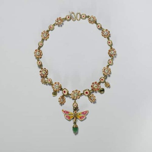 Enamel Floral Necklace, Table-Cut Emeralds and Pearls. c.1666-1669.