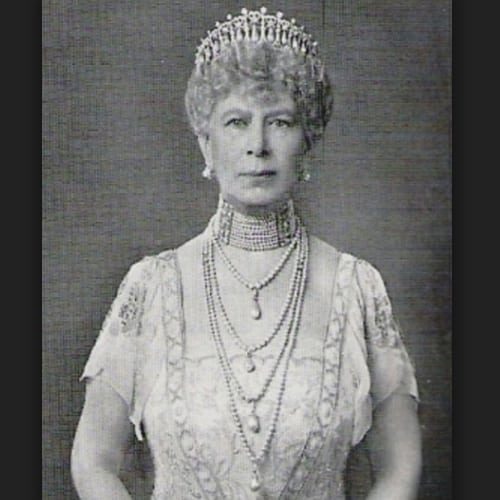 Queen Mary Wearing the Lover's Knot Tiara.