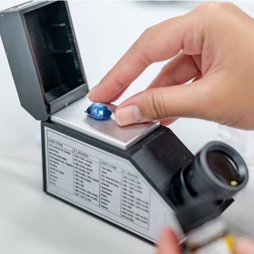 Refractometer, A Gemological Tool to Measure the Refractive Index of Gemstones.