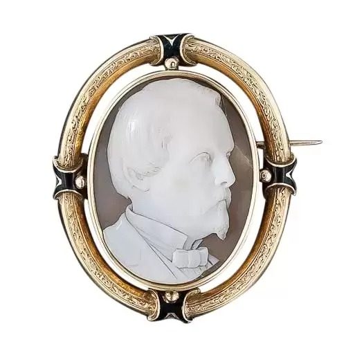 Gentleman's Portrait Shell Cameo Brooch.