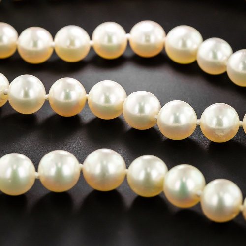 Cultured Pearl Necklace.