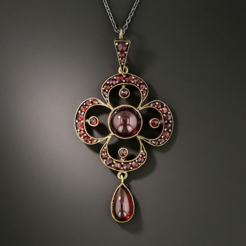 Quatrefoil Design Victorian Bohemian Garnet Necklace.